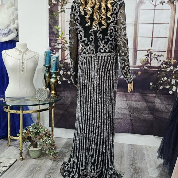 Beaded black heavy evening dress - Picture 2 of 2